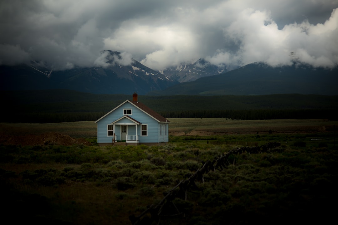 Photo house, bankruptcy