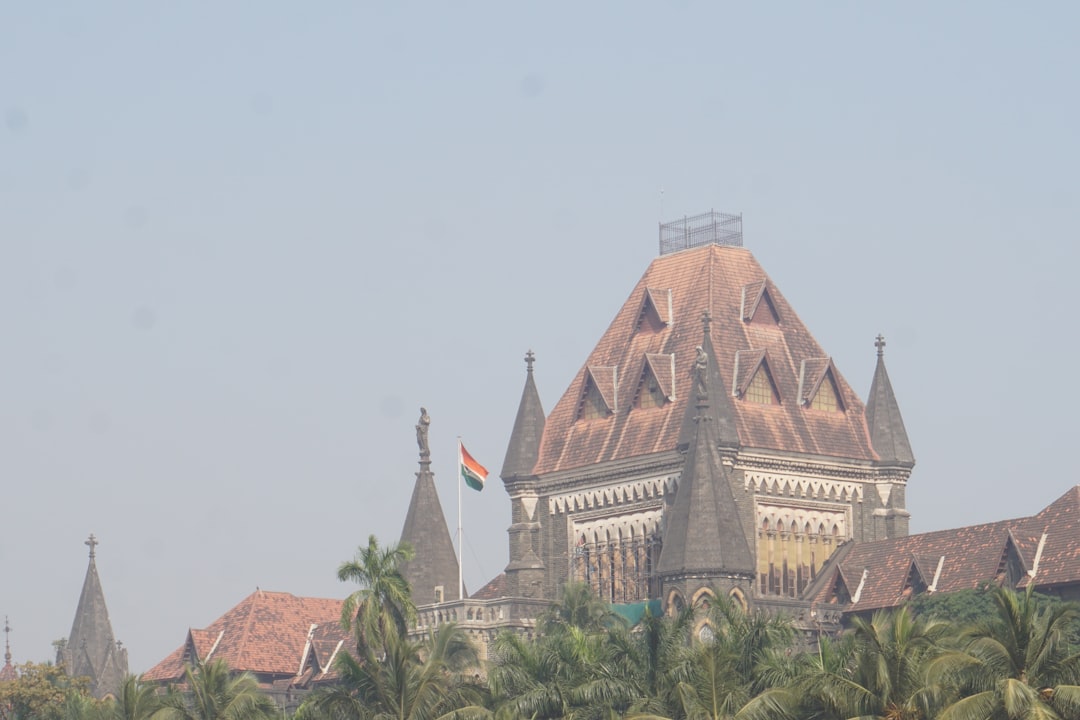 Photo Courtroom chaos